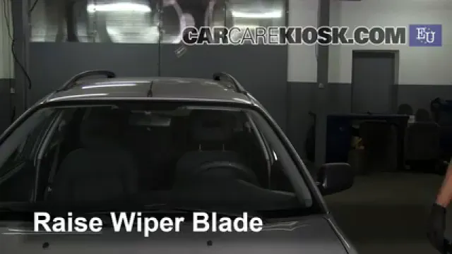 2002 Toyota Avensis LS 1.6L 4 Cyl. Balais essuie-glace avant Changer les balais des essuie-glace